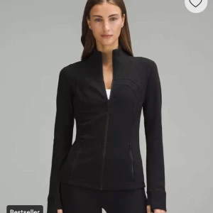 Lululemon define jacket 🩷HELT NY - Säljer min lululemon define jacket!🩷Den är helt ny och oanvänd med prislappen kvar, den är i storlek 2 vilket motsvarar ungefär xs-s!🫶🏼