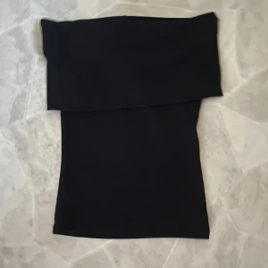 Off shoulder topp - Off shoulder, aldrig använd