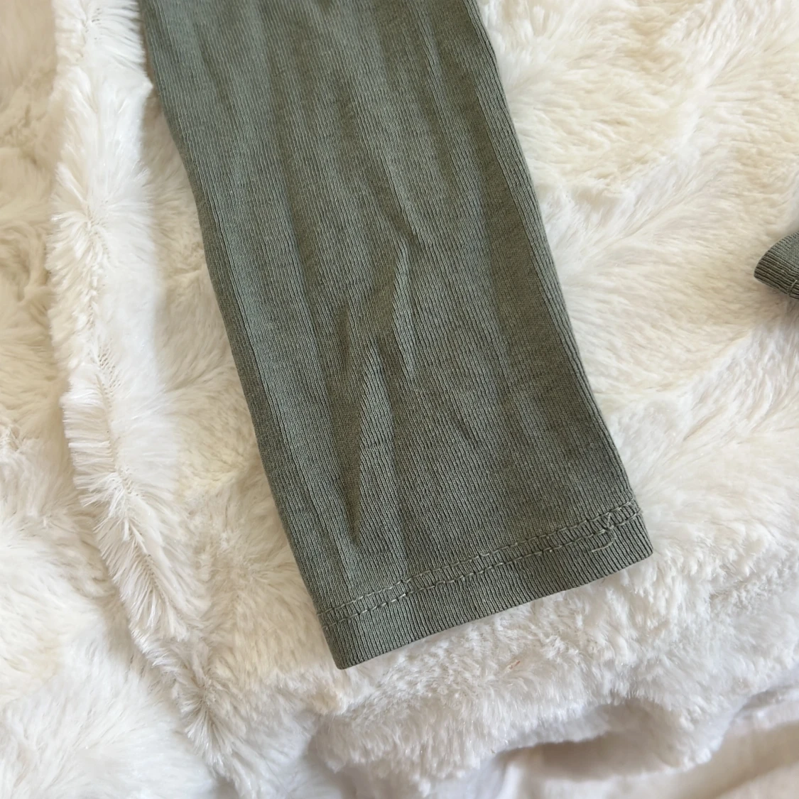 Olivgrön långärmad topp från H&M - 3