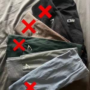 Sömlösa leggings från Gymshark - GARDEROBSRENSNING! De med kryss på är redan sålda!  50kr/st, kan ge bättre pris vid köp av flera tights! 