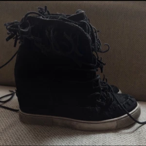 Fransskor - Jättefina svarta fransskor i superfint skick! 