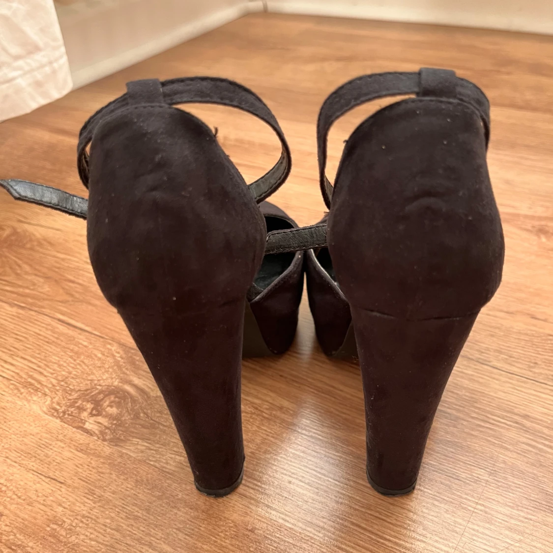 Svarta mocka pumps från Nelly (NLY Shoes) - 3