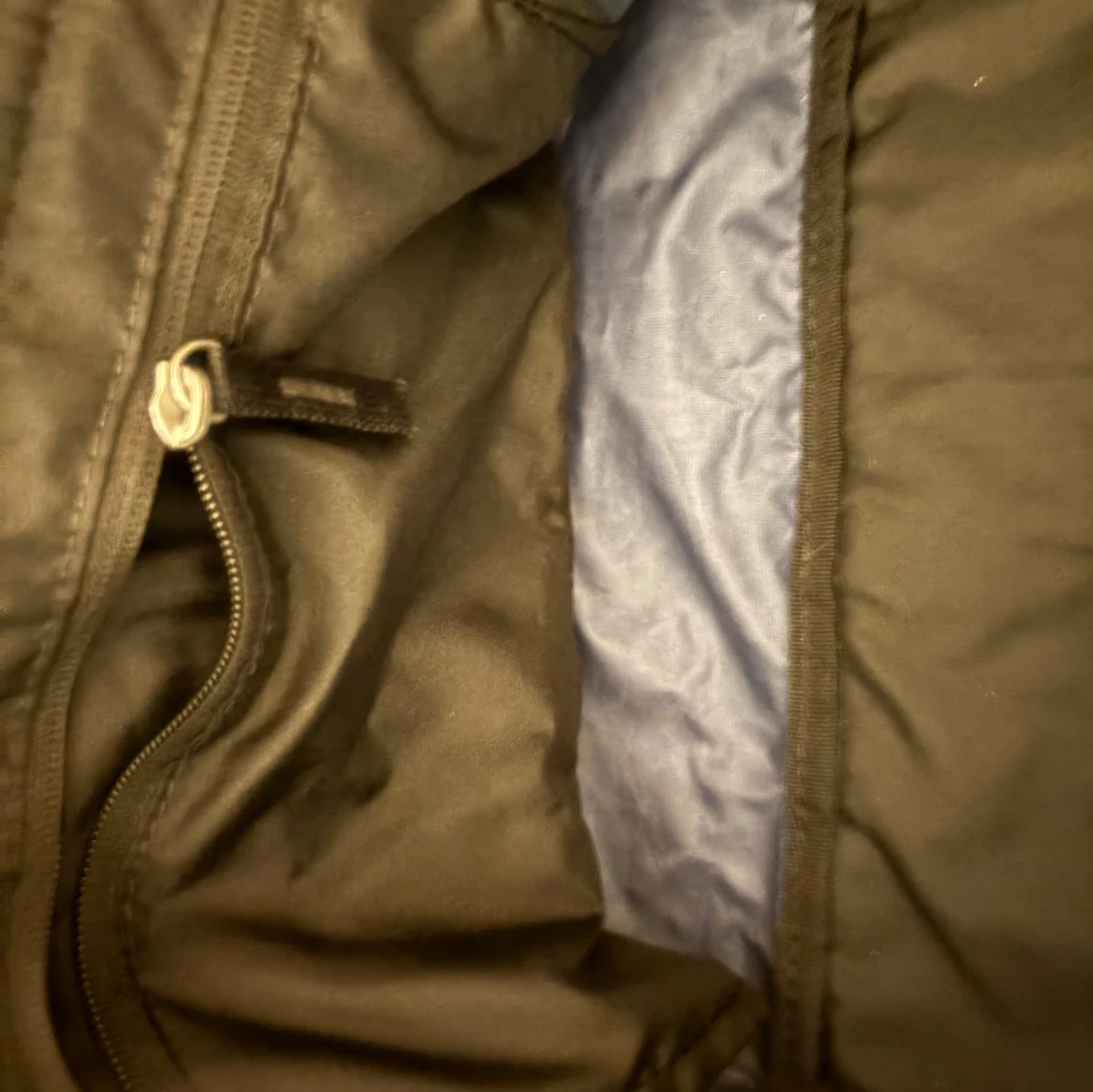 Svart mönstrad sportväska från Nike - 3