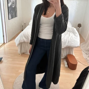 Kofta  - Kofta i bra skick då den endast är använd ett fåtal gånger 