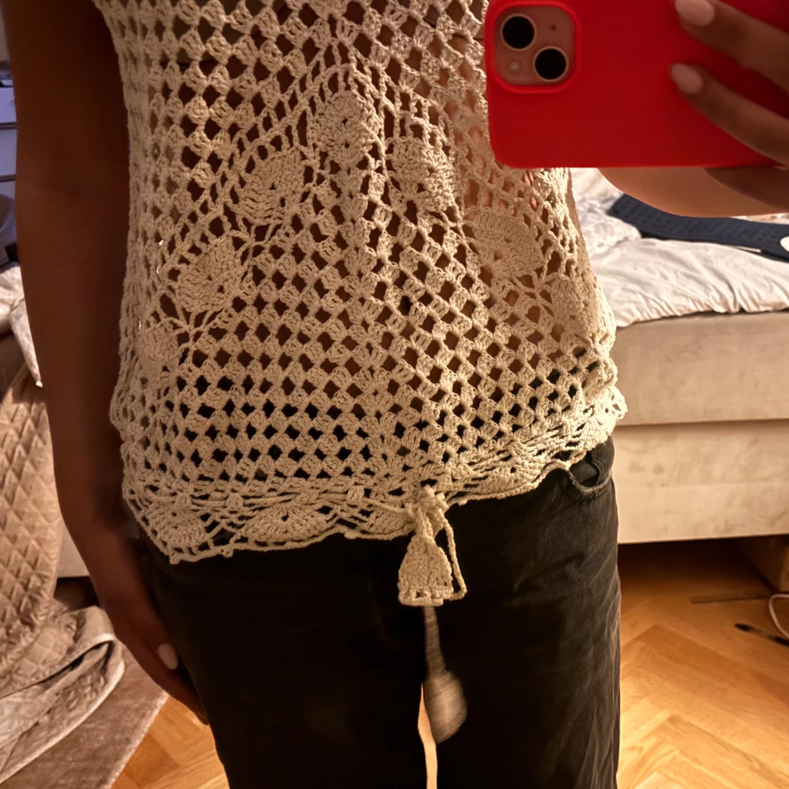 Beige virkad blus med knyt - 1