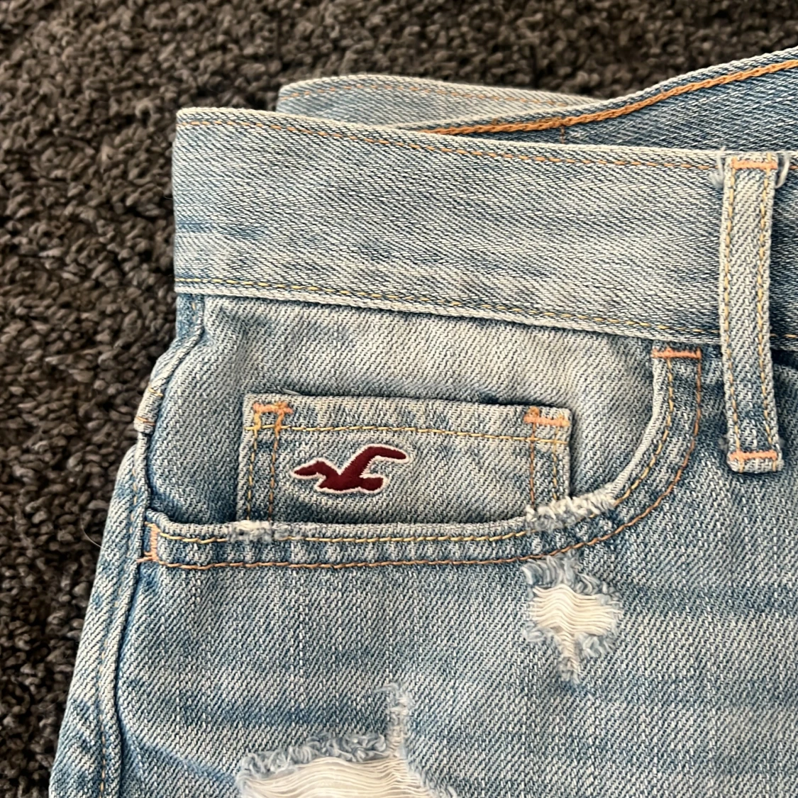 Blåa holllister shorts  - 3