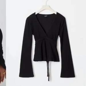 Gina Tricot topp - Säljer denna slutsålda topp från Gina Tricot. Endast använd en gång och inga defekter!🥰