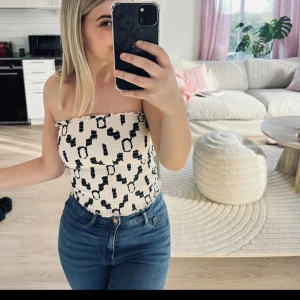 Tubtopp  - Säljer denna nya tubtopp i storlek S. Använd enstaka gång. 