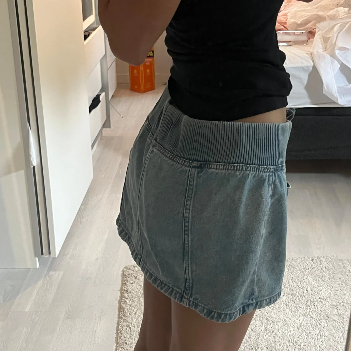 Blå jeanskjol med snörning - 1