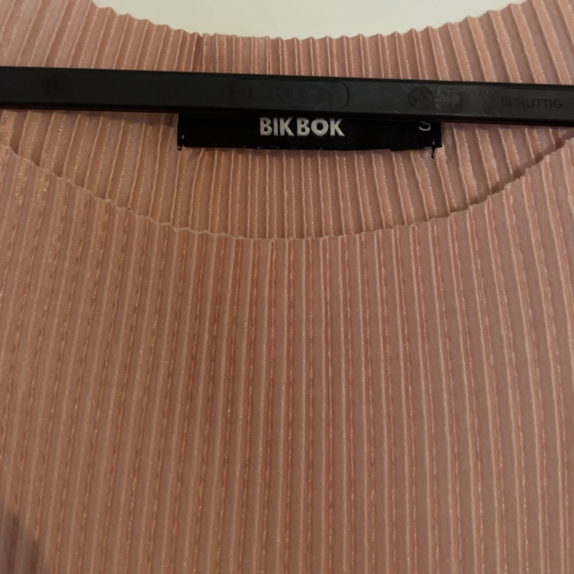 Lång ribbad klänning från Bik Bok