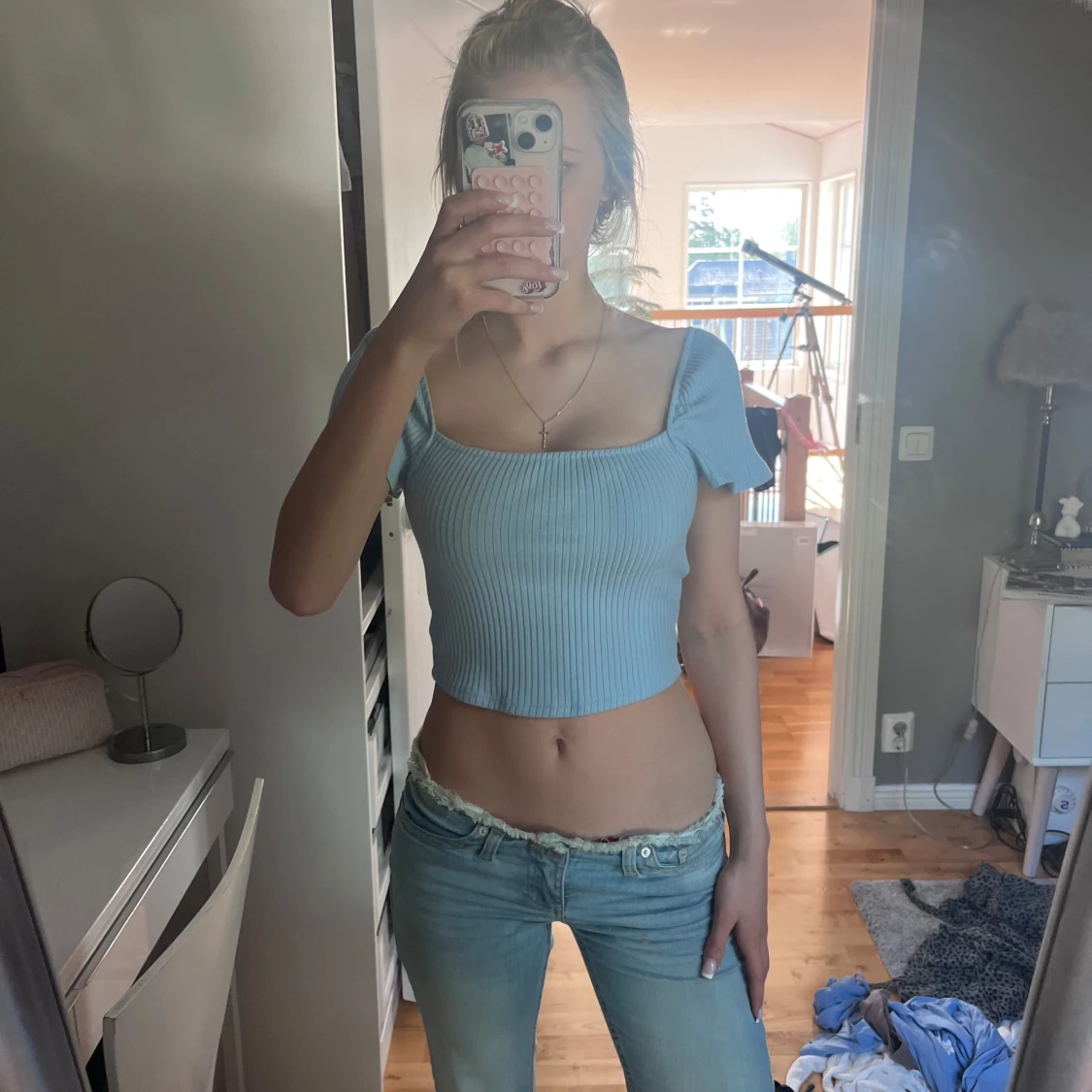 Ljusblå ribbad croppad topp