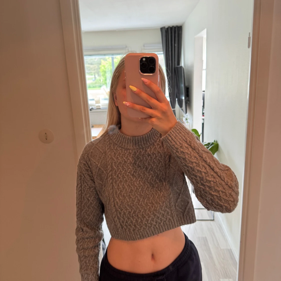 Grå croppad stickad tröja H&M XS