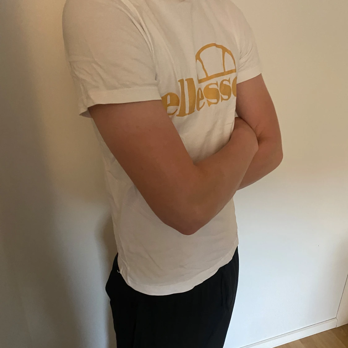 Vit t-shirt från Ellesse med logga - 1