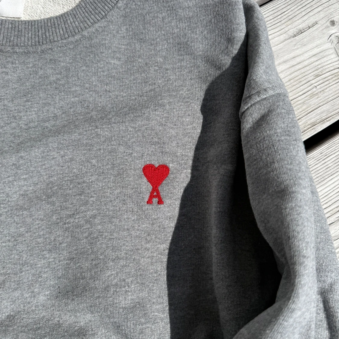 Grå sweatshirt från Ami Paris - 2