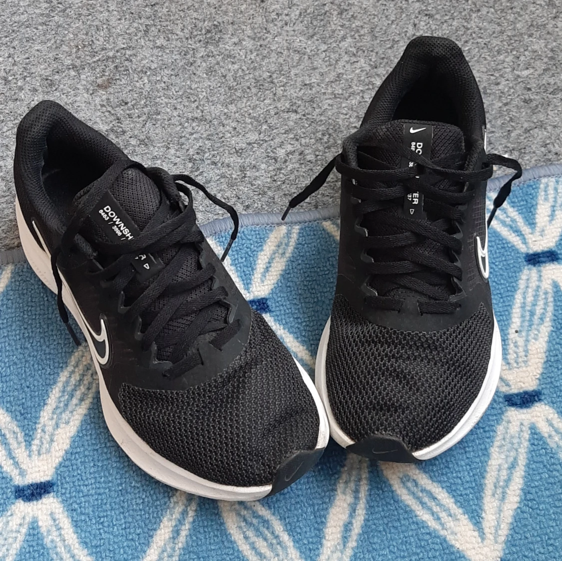 Svarta Nike Downshifter sneakers - 2