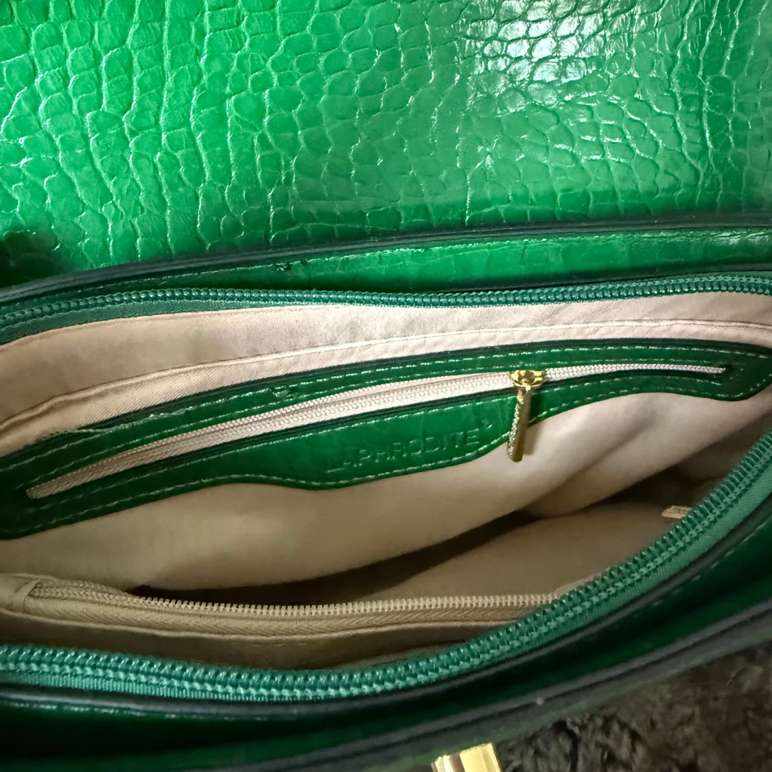 Grön handväska från Laphrodite Paris - 3