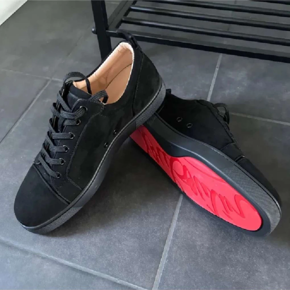 Christian Louboutin svarta sneakers - 1