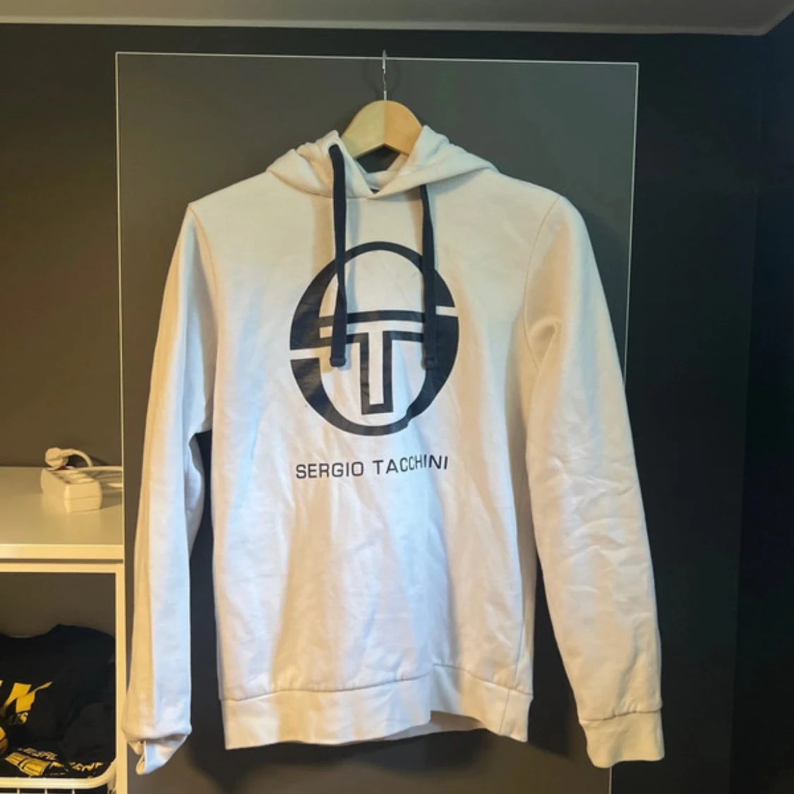 Vit hoodie från Sergio Tacchini