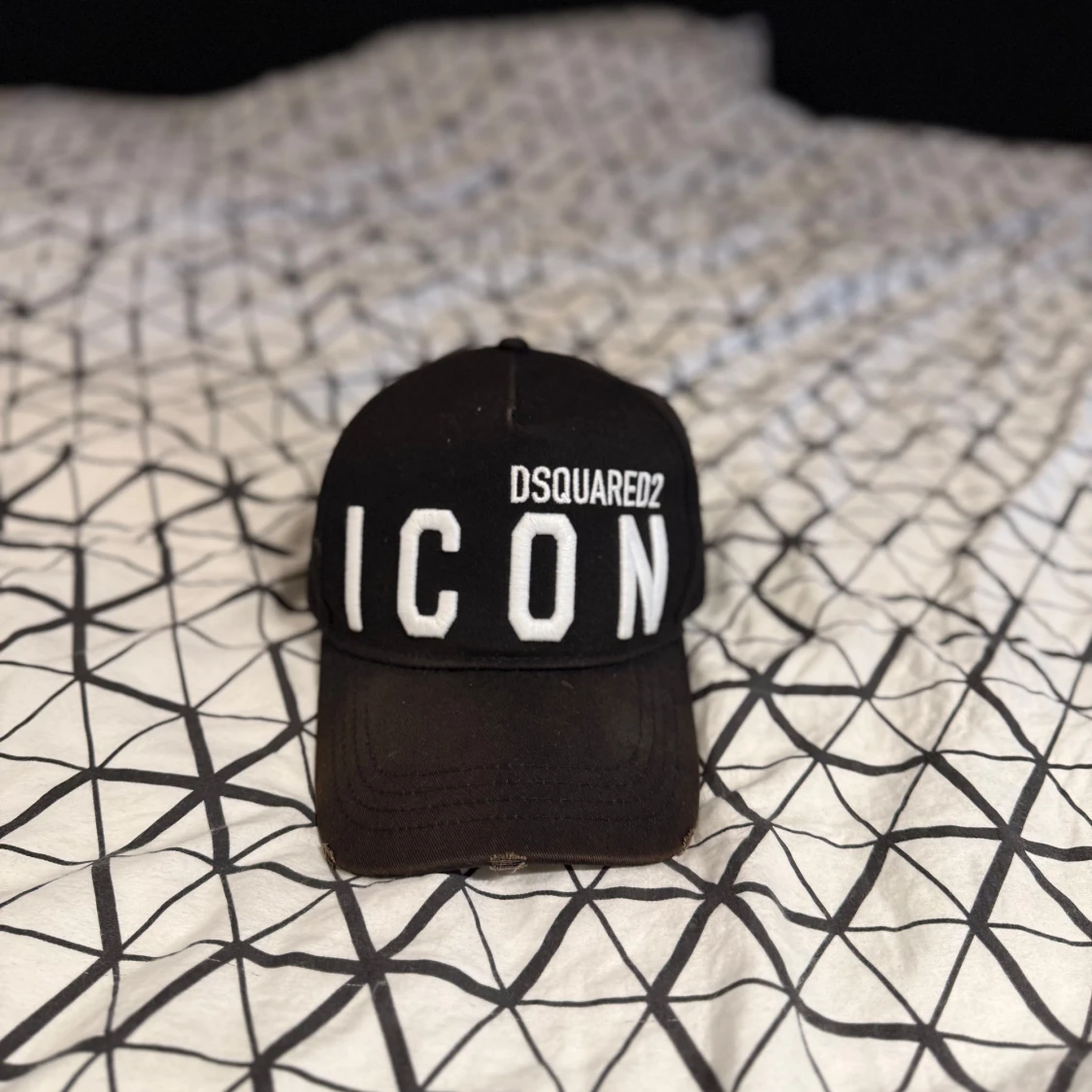 Svart keps från DSQUARED2