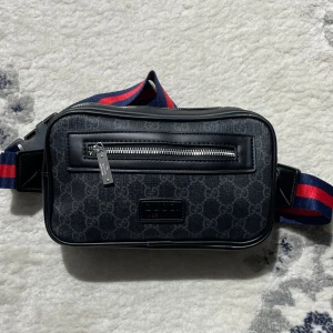 Väska - Helt ny aldrig använd