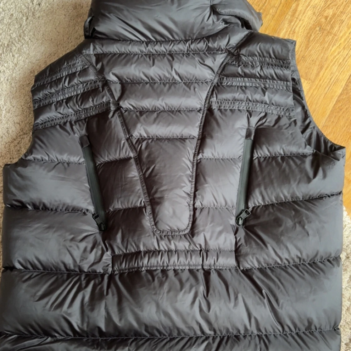 Moncler Otanes dunväst storlek 2/Medium  - 4