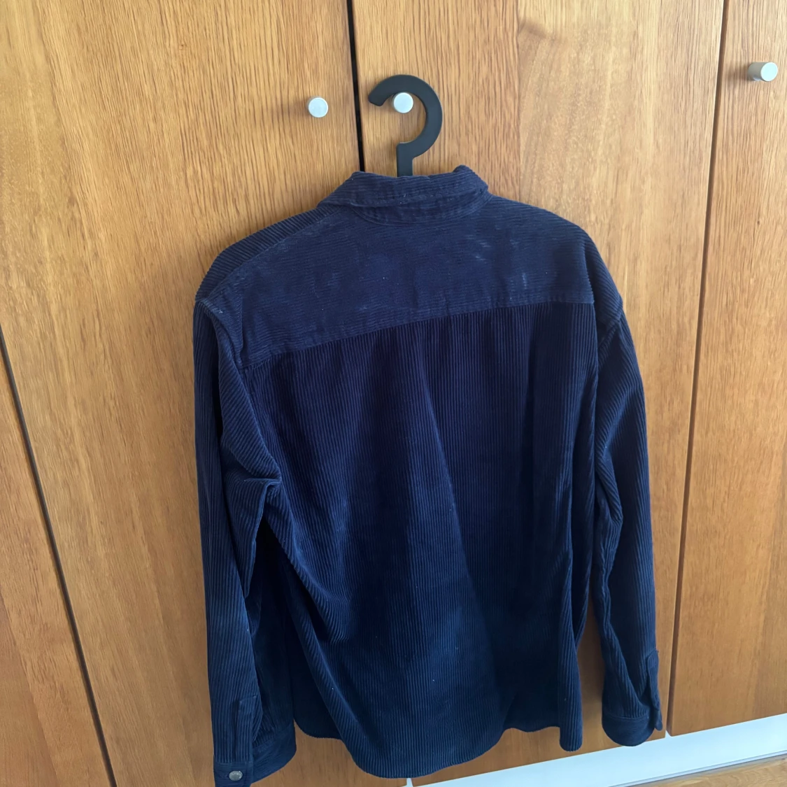 Mörkblå manchesterskjorta från Zara - 1