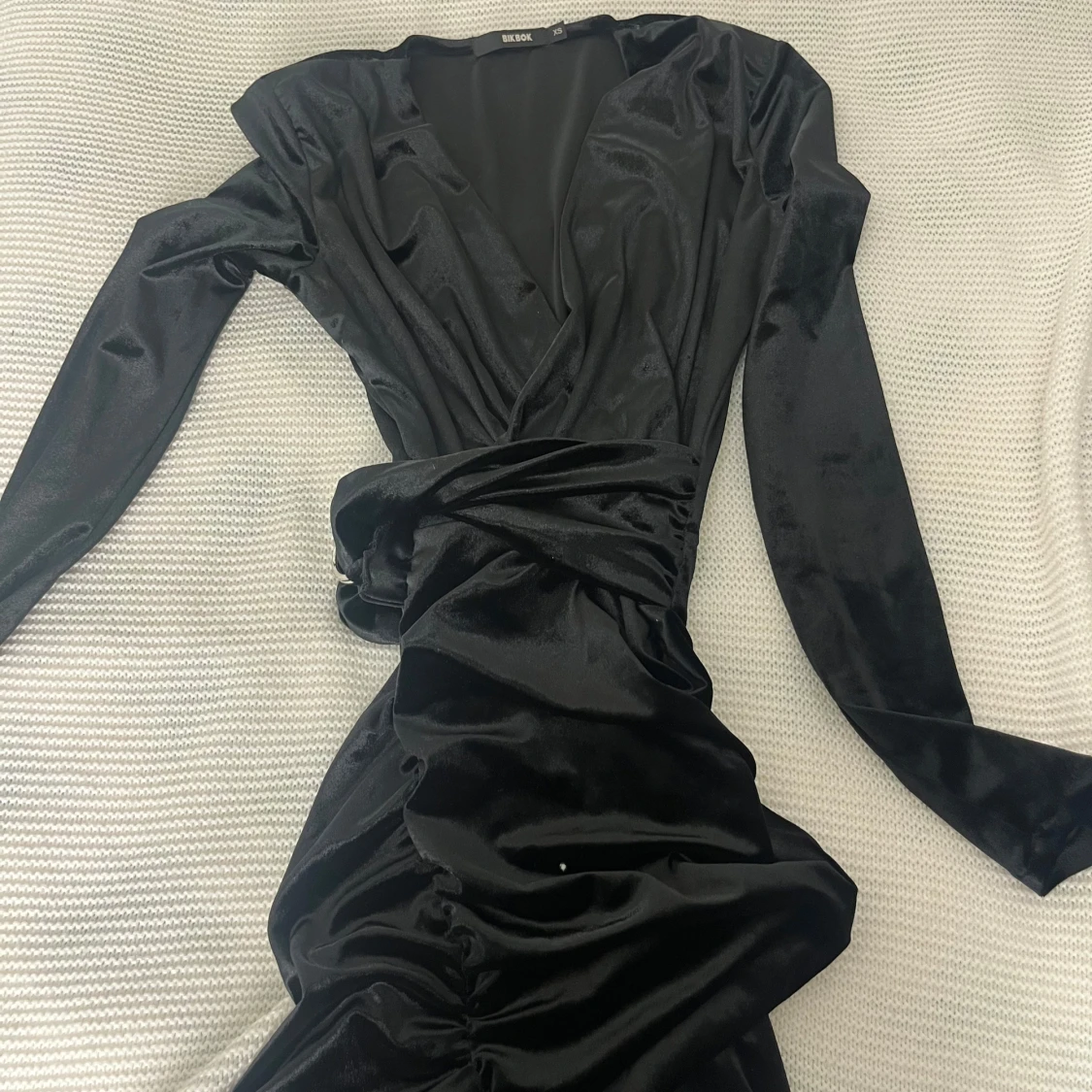 Svart omlottklänning från BikBok XS - 2