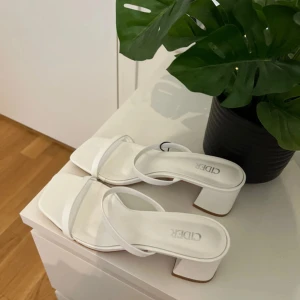 Sandaletter   - Oanvända 