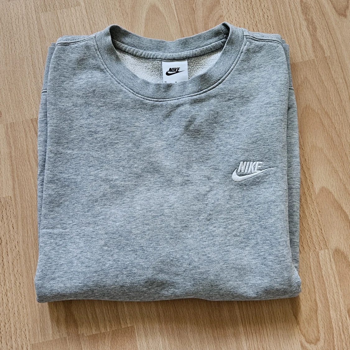 Grå sweatshirt från Nike