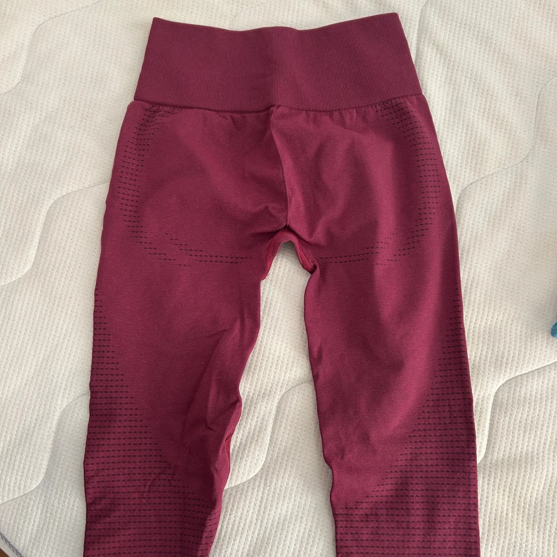 Vinröda seamless leggings från Gymshark - 2