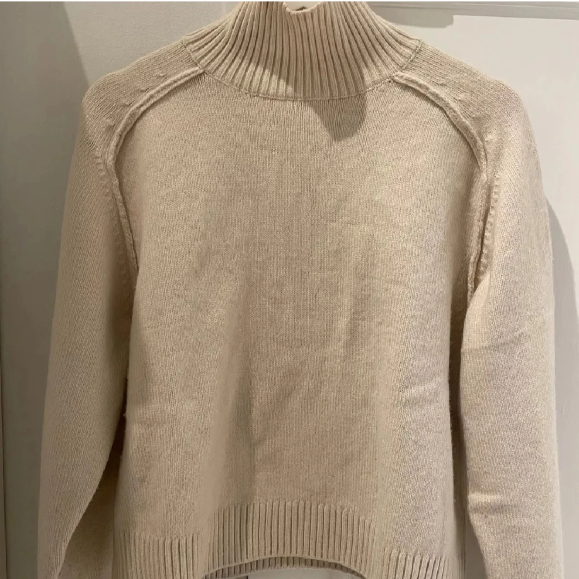 Beige polotröja i ullmix - 2