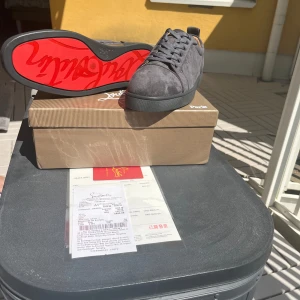 Christian Louboutin skor 45 - Storlek 45. Helt oanvända. Fina finskor 