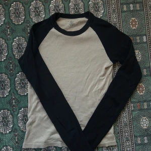 Brandy Melville tröja🫶🏻 - Kommer inte längre till användning, inga defekter men är i använt skick💕