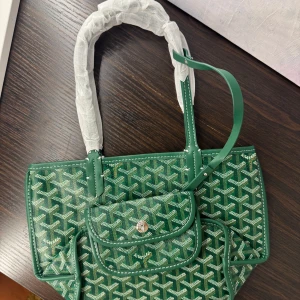 A master helt ny väska  - A master helt ny väska 