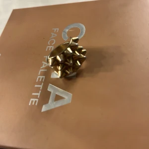 Edblad  ring guld - Säljer min guldiga ring från Edblad eftersom jag inte använder den längre💕 