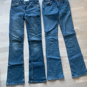 Bootcut jeans med lågmidja - Super super snygga lågmidjade bootcut jeans från Zara i storlek 34 ❤️Jeansen har knappt används och är i mycket bra skick 💫