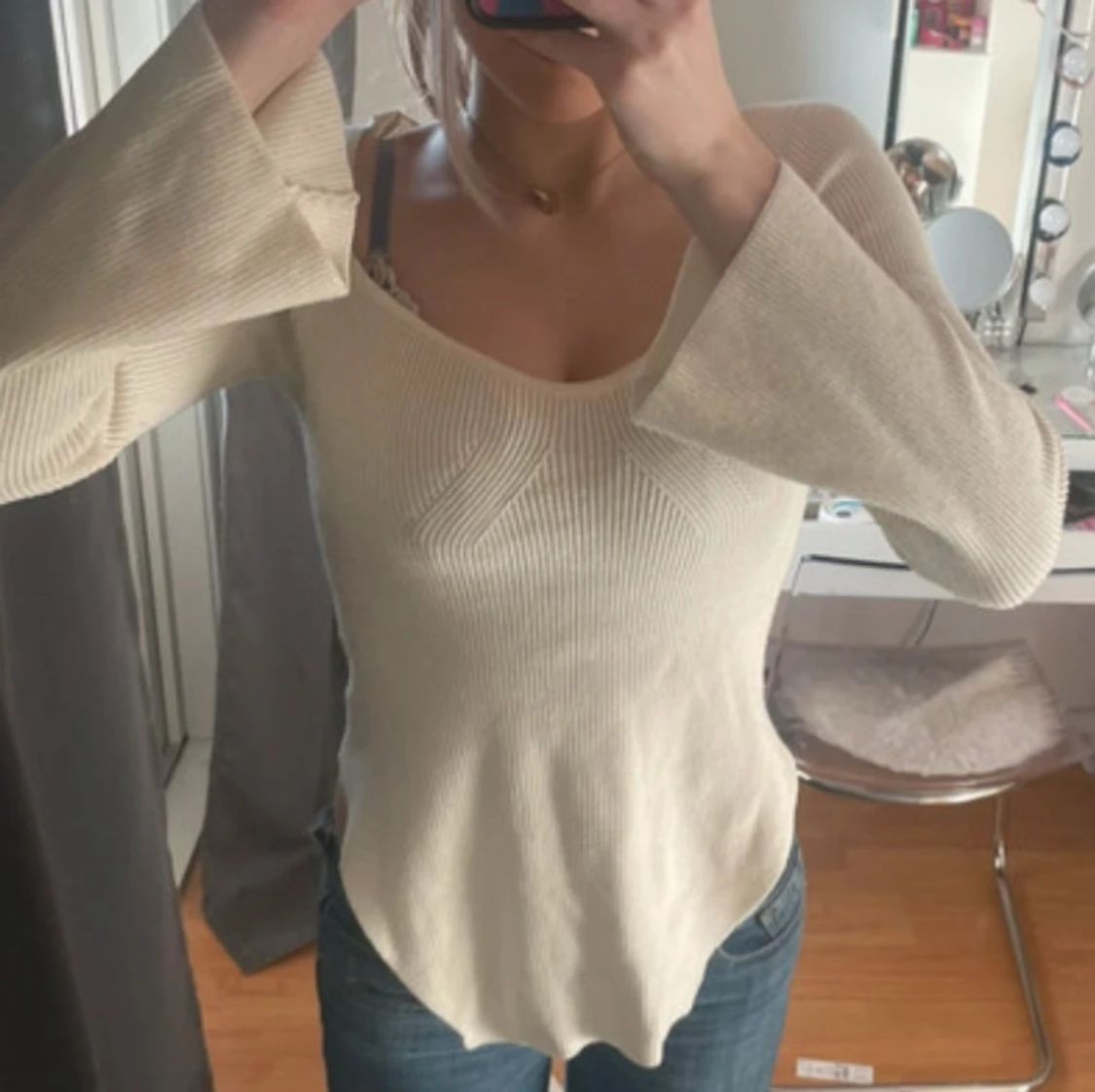 Vit stickad tröja - 2