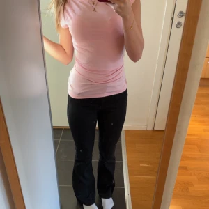 Svarta bootcut jeans - Snygga svarta bootcut jeans ifrån Vero Moda😻