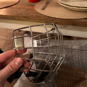 Jofa galler Medium bra skick  - Säljer ett Jofa galler storlek medium i bra skick. Lite rost på vissa ställen men annars fräscht.