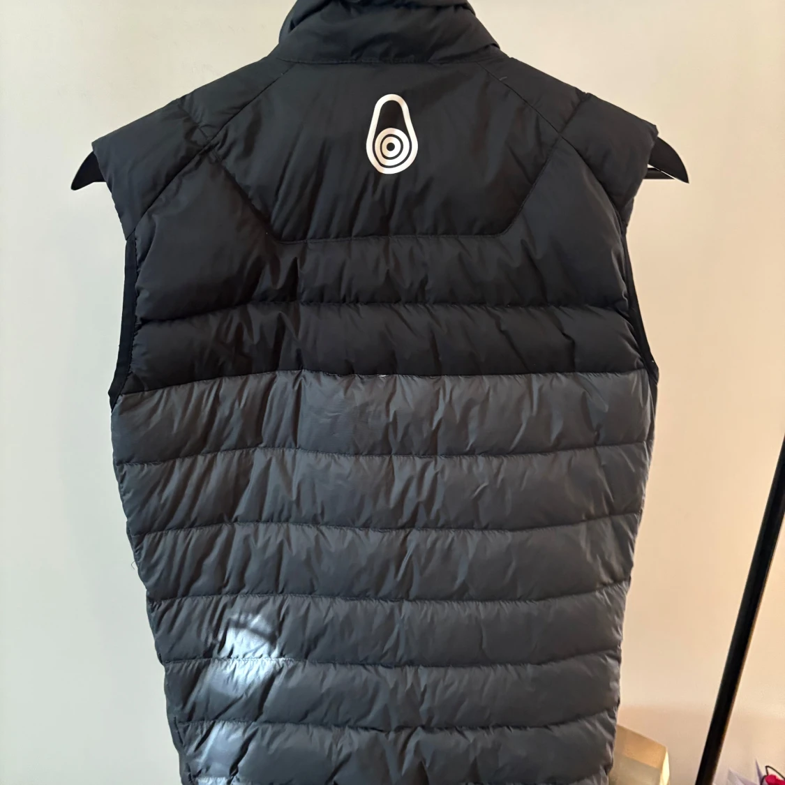 Svart quiltad dunväst från Sail Racing - 1