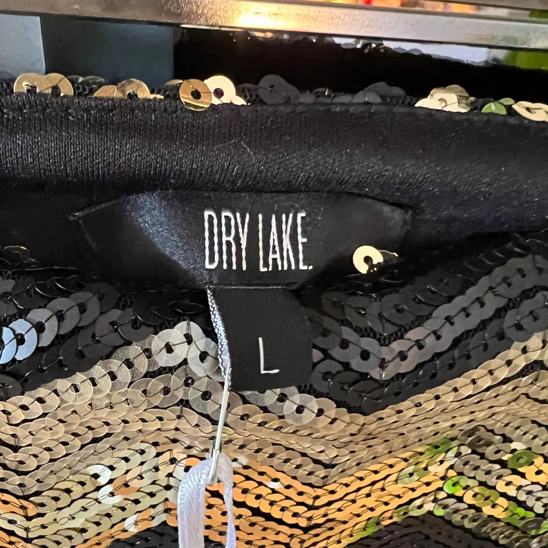 Paljettkjol med zigzag-mönster från Dry Lake - 4