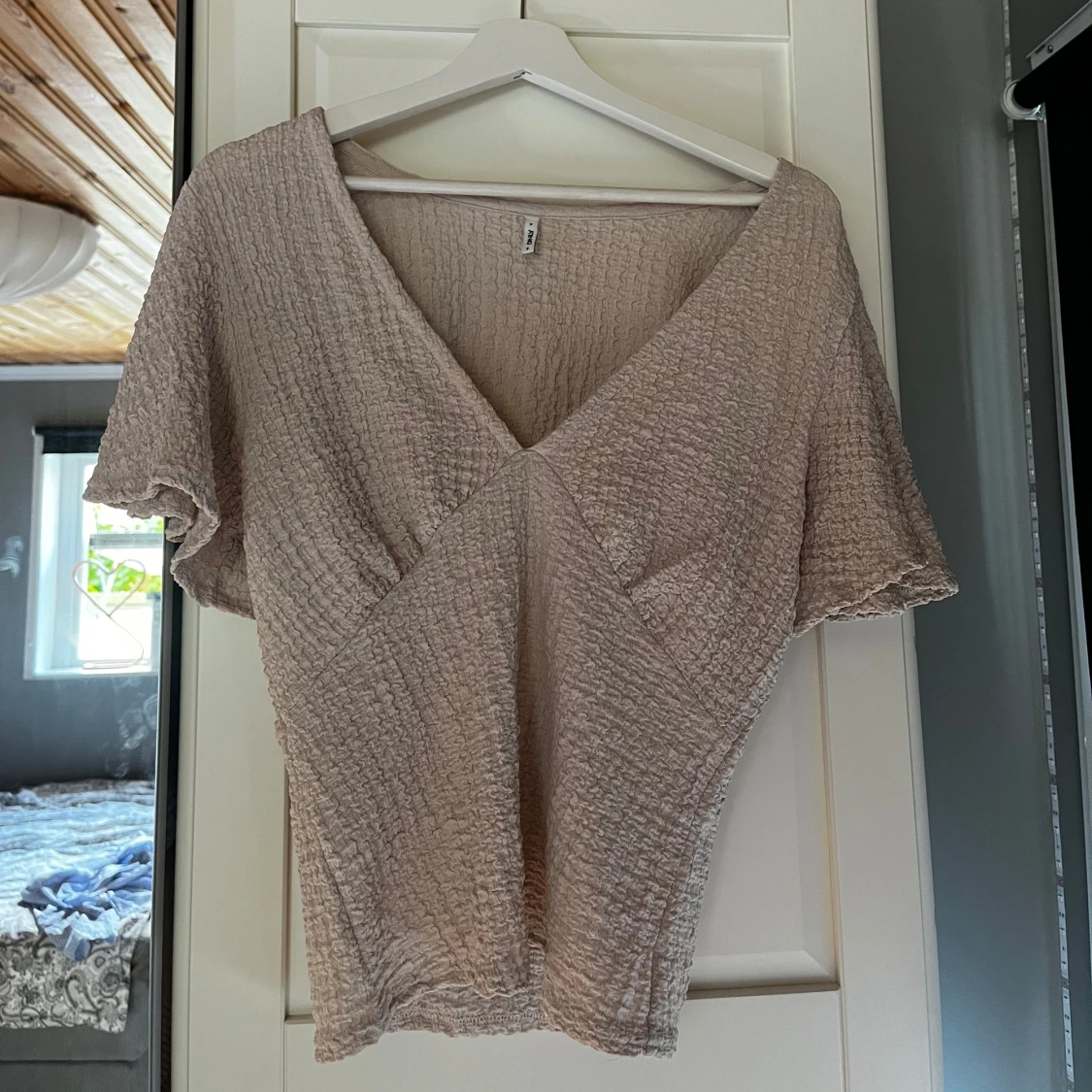 Beige omlottopp från ONLY - 1