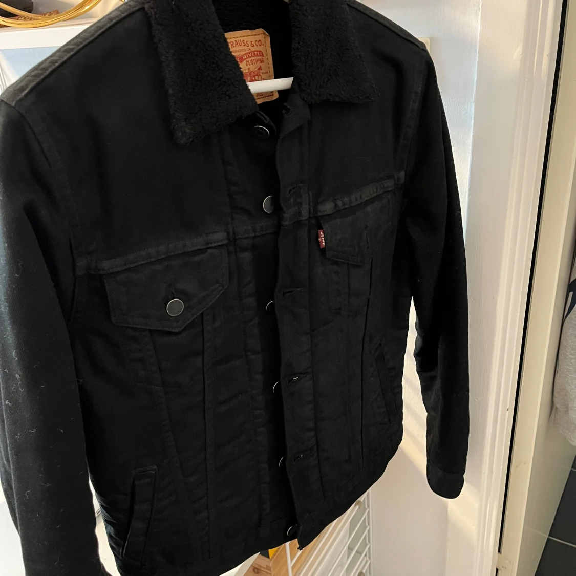 Svart fodrad jeansjacka  Levi's Sherpa