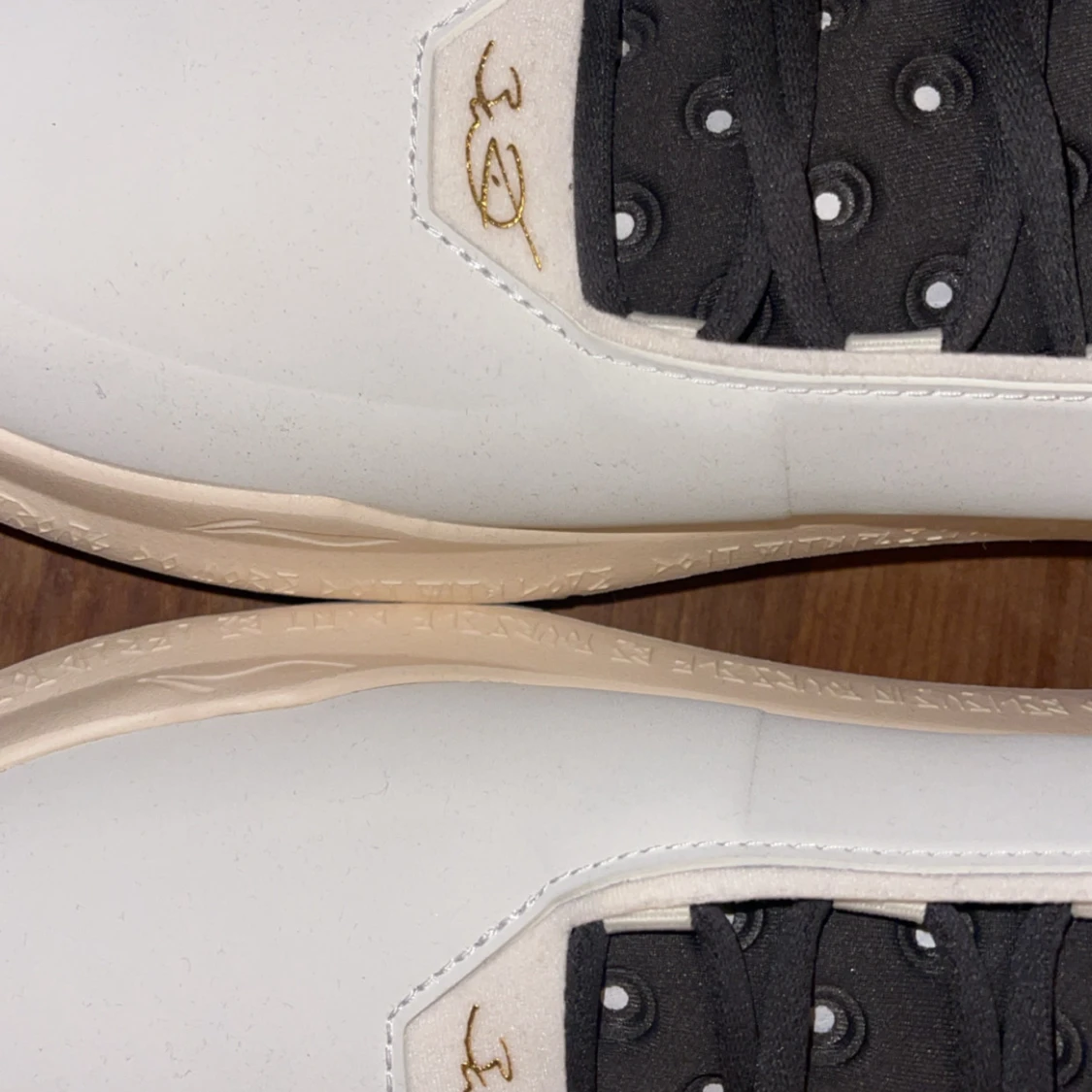 Ett par oanvända  basketskor way of Wade  - 1