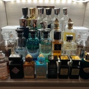 Parfym prover/Decants/Samples/Parfymer/Parfym splittar - Säljer samples av alla parfymer på bilden. Storlekarna är 2ml, 3ml, 5ml, 10ml och 30ml. Pris på varje doft finns på enskilda annonser. 
