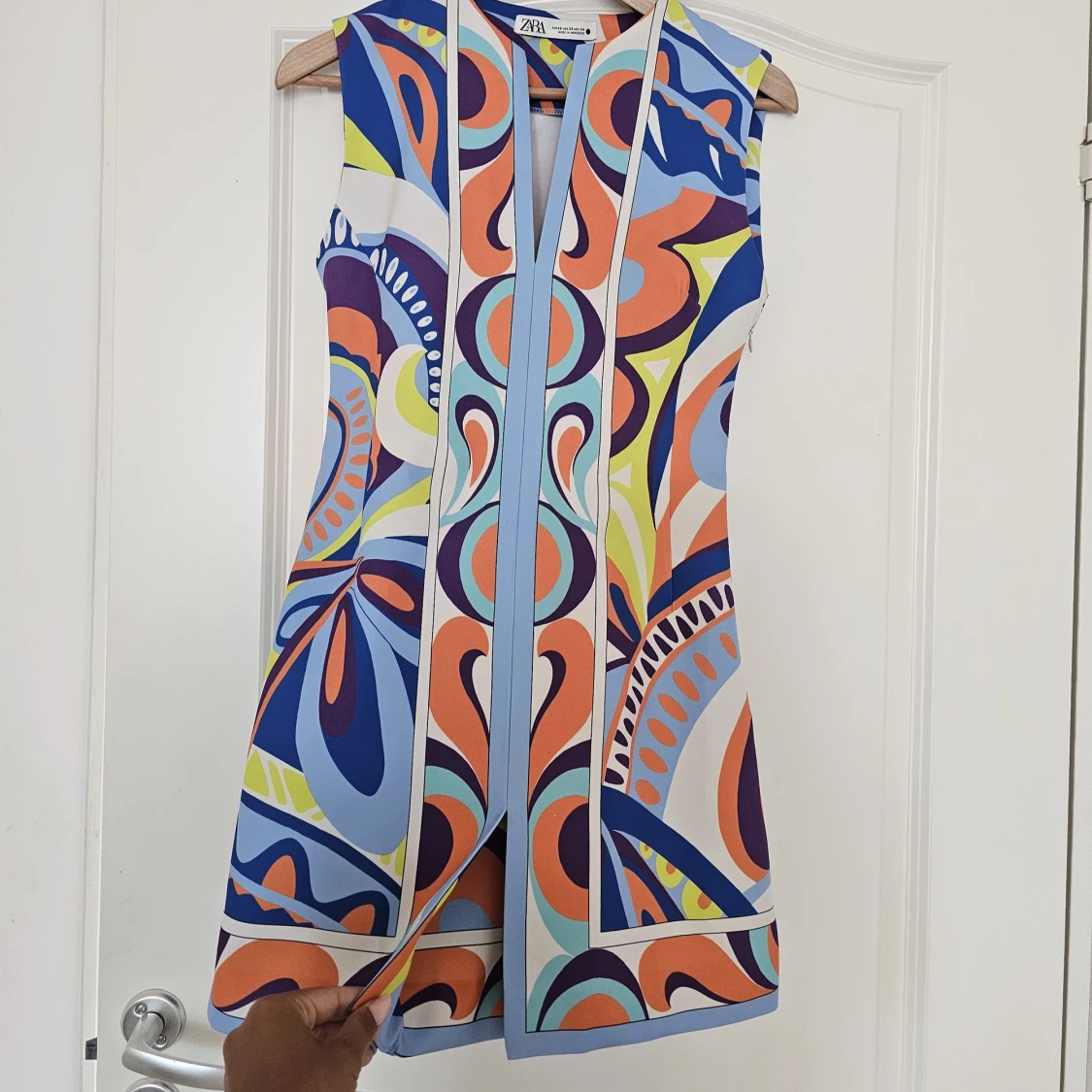 Färgglad mönstad klänning från Zara - 1