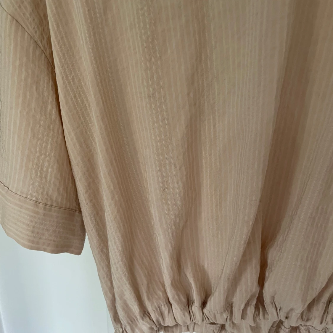 Croppad tröja med snörning  - 1