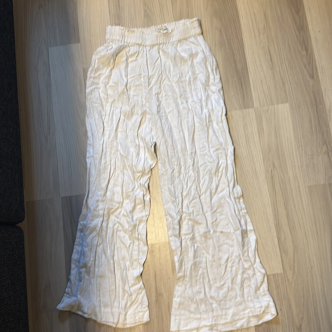 Vita linnebyxor från ONLY XS