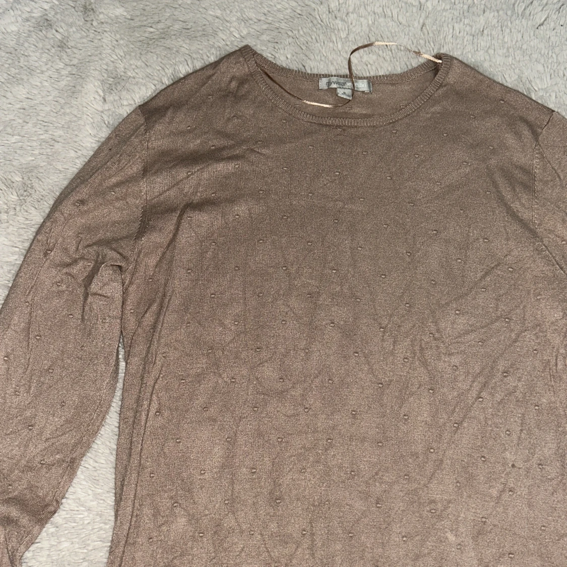 Beige prickig stickad tröja från Mywearwoman - 1