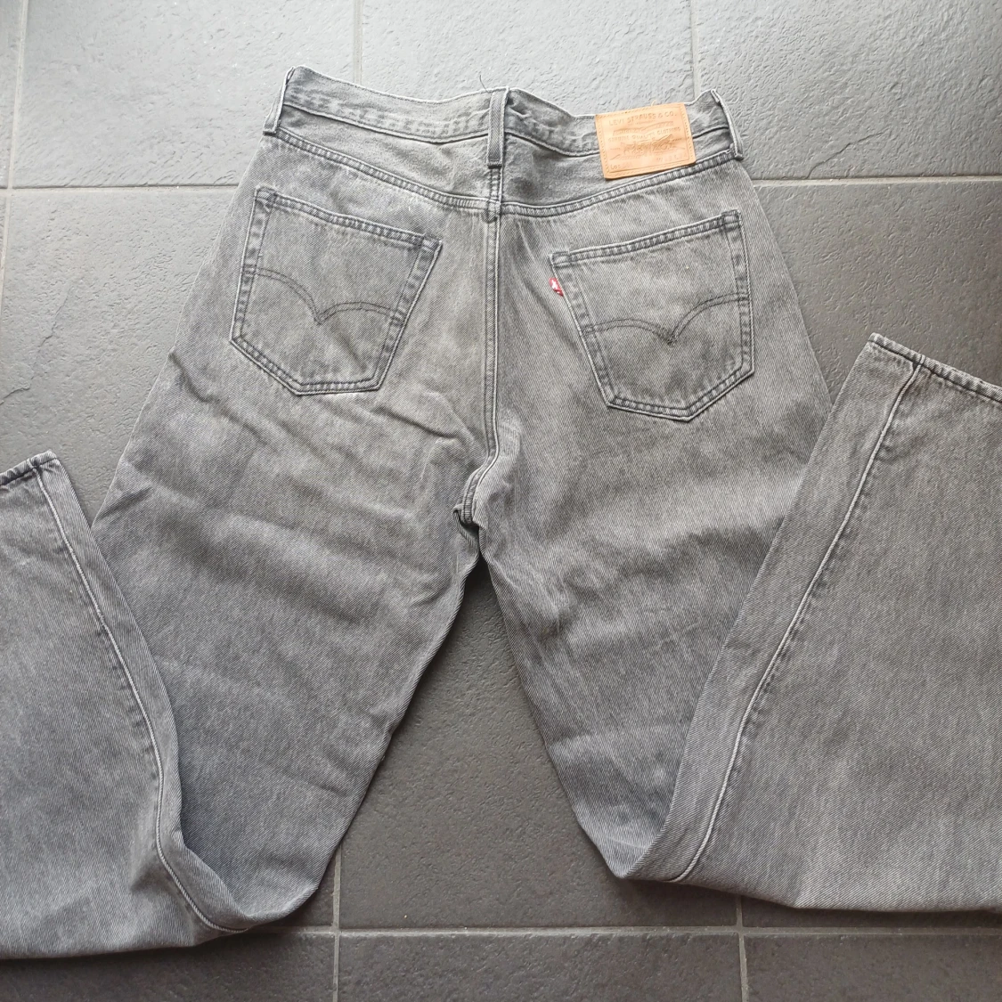 Grå Levi's 568 jeans W33 L34 - 1
